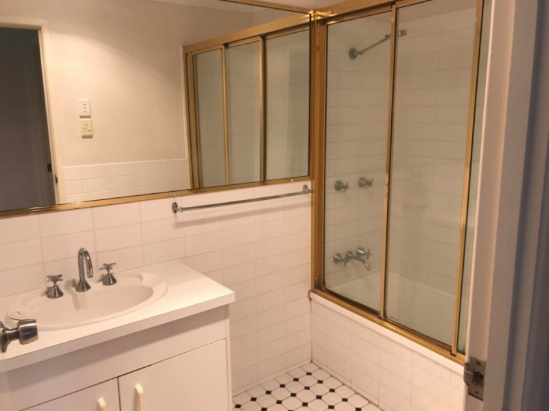 2/24 Price Avenue, Kawana QLD 4701